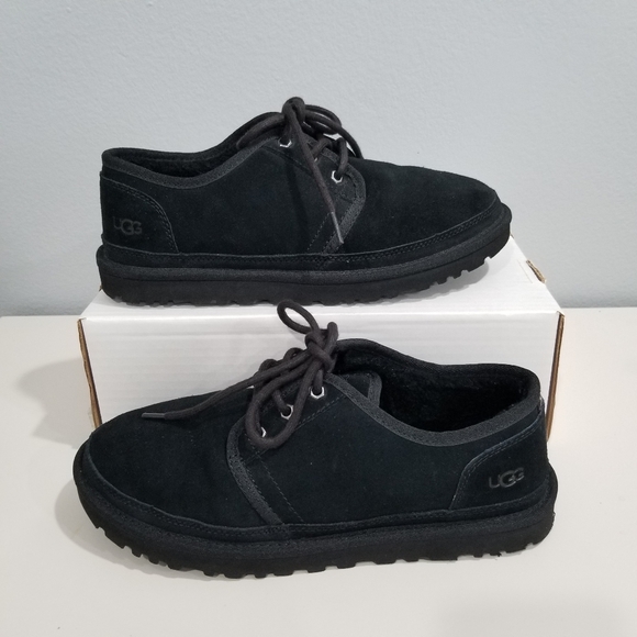 UGG Neumel Low - Picture 1 of 8